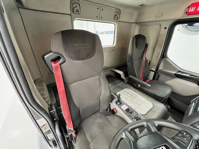 DAF LF 260 4×2 Rest Cab Tractor Unit