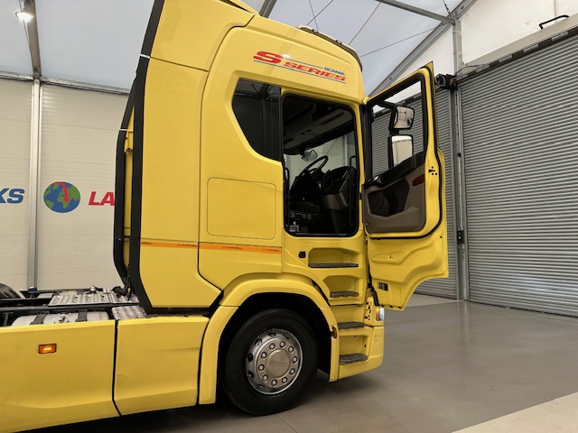 Scania S450 6×2 Midlift Highline Tractor Unit