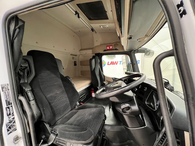 Mercedes Actros 2536 6×2 Sleeper Cab Curtainsider