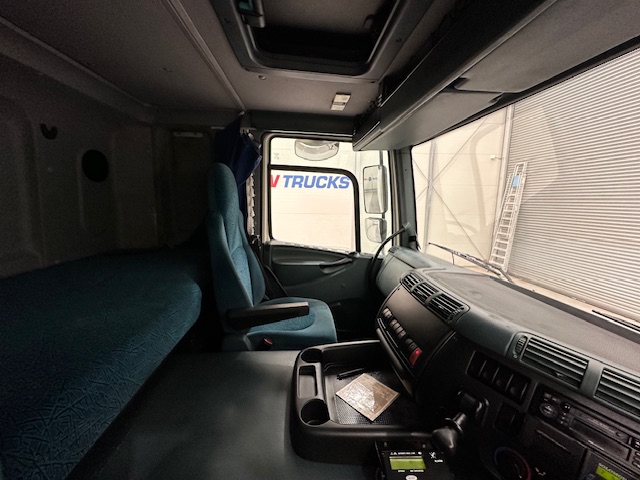 DAF CF65 220 Sleeper Cab Fridge Box