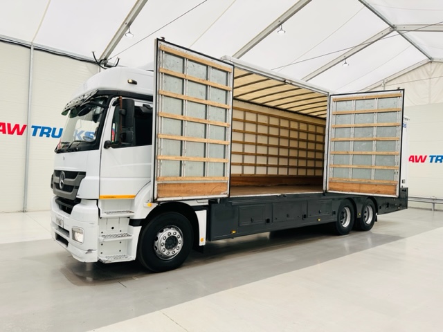 Mercedes 2543 6×2 10 Tyre Rear Lift Sleeper Cab Box Van