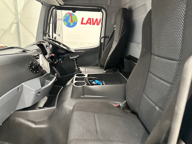 Mercedes Axor 1824 Day Cab Box Van
