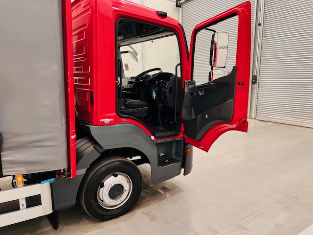 Mercedes Atego 816 Day Cab Curtainsider