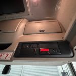 DAF CF 330 6×2 Rear Lift Sleeper Cab Curtainsider - thumbnail