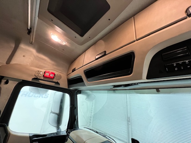 Mercedes Actros 2545 6×2 Midlift Tractor Unit