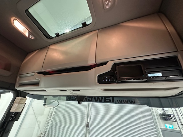 Scania R450 6×2 Midlift Highline Tractor Unit