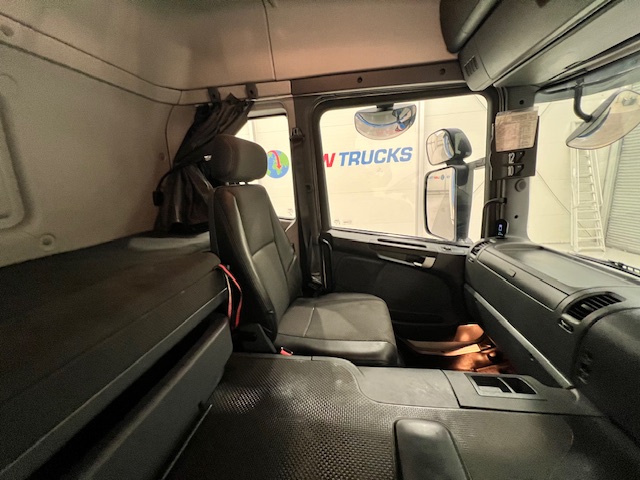 Scania P250 4×2 Sleeper Cab Fridge Box