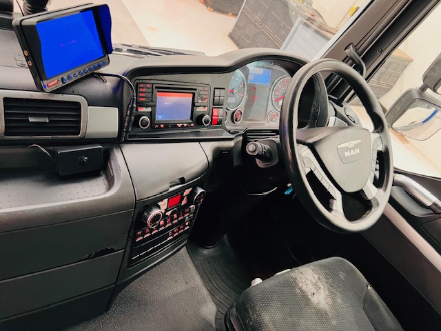 MAN TGS 26.340 6×2 Rear Steer Curtainsider