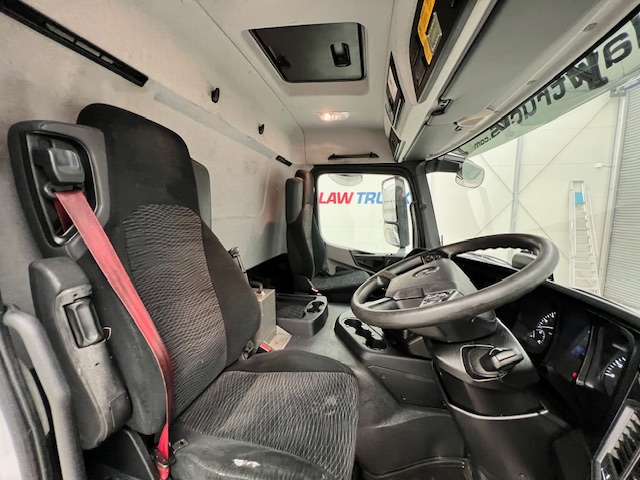 Mercedes Actros 2532 6×2 Rear Lift Day Cab Fridge Box