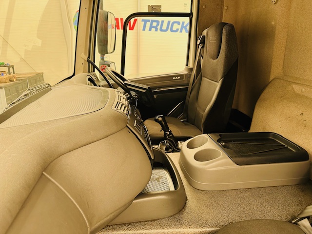 DAF CF 290 6×2 Rear Steer Fridge Box