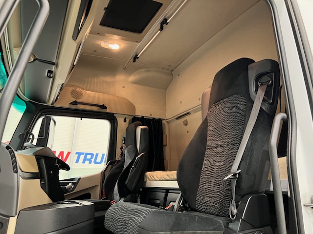 Mercedes Actros 2545 6×2 Midlift Tractor Unit