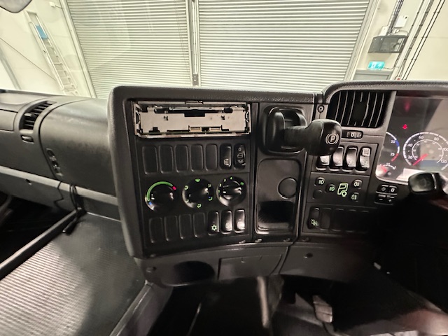 Scania R480 6×2 Midlift Tractor Unit Manual