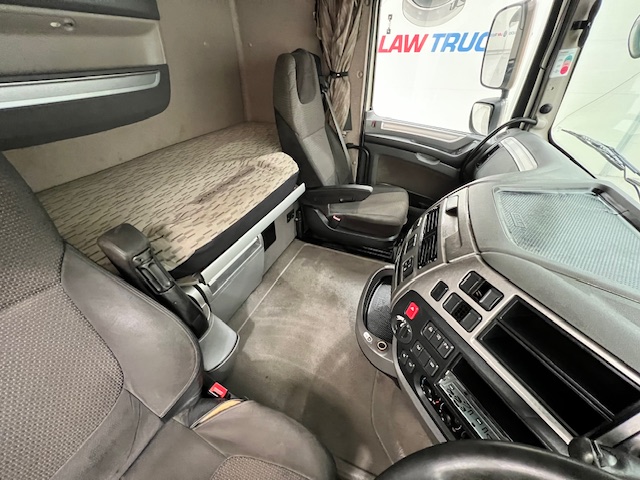 DAF XF 460 6×2 Midlift Tractor Unit