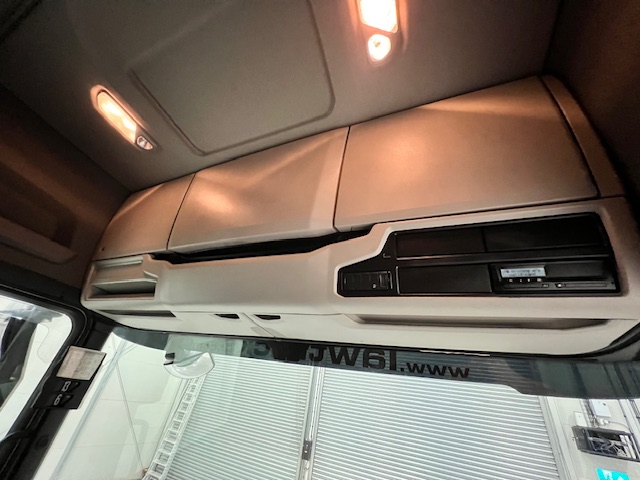 Scania R450 6×2 Midlift Tractor Unit