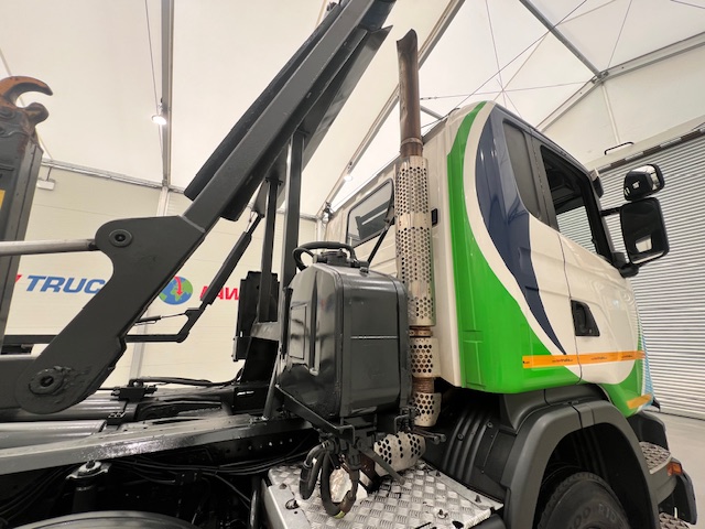 Scania G410 8×4 Rest Cab Hookloader Drawbar