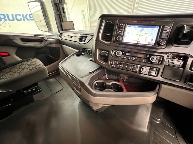 Scania S450 6×2 Midlift Highline Tractor Unit