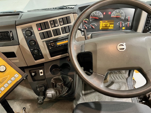 Volvo FE 240 4×2 Day Cab Gritter