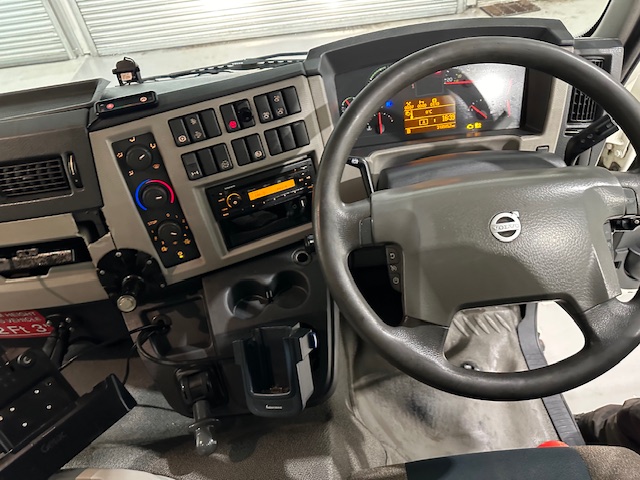 Volvo FL 240 4×2 Day Cab Box Van