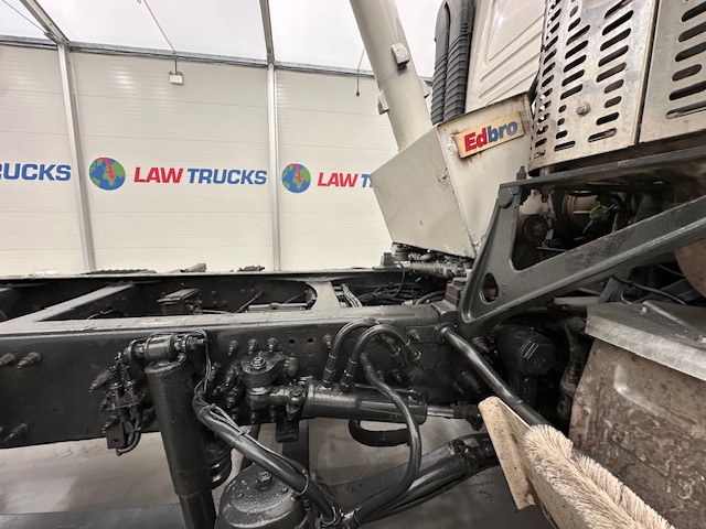 Volvo FM 410 8×4 Sleeper Cab Tar Spec Tipper