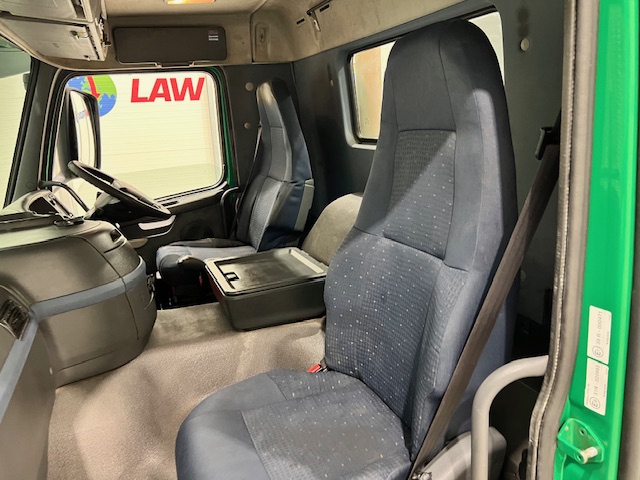 Volvo FM 400 8×4 Day Cab Tipper