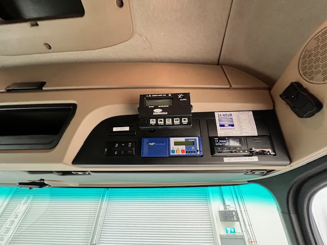 Mercedes Actros 1824 4×2 Sleeper Cab Fridge Box