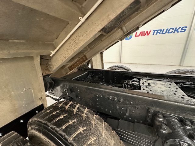 DAF CF 370 8×4 Day Cab Tipper Manual