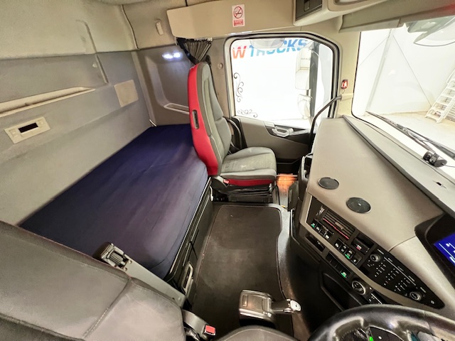 Volvo FH 500 6×2 Sleeper Cab Midlift Tractor Unit