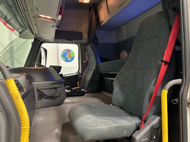 Volvo FM 450 Dropside Brick Grab Drawbar