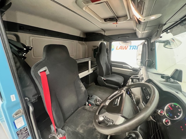 MAN TGS 26.320 6×2 Sleeper Cab Insulated Box Van
