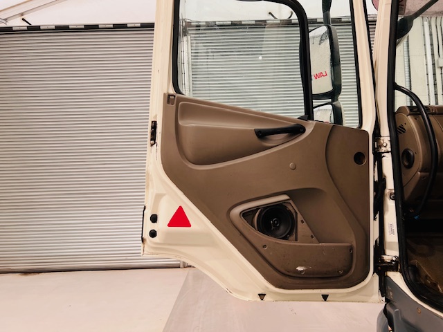 DAF CF85 360 8×4 Day Cab Hookloader Manual