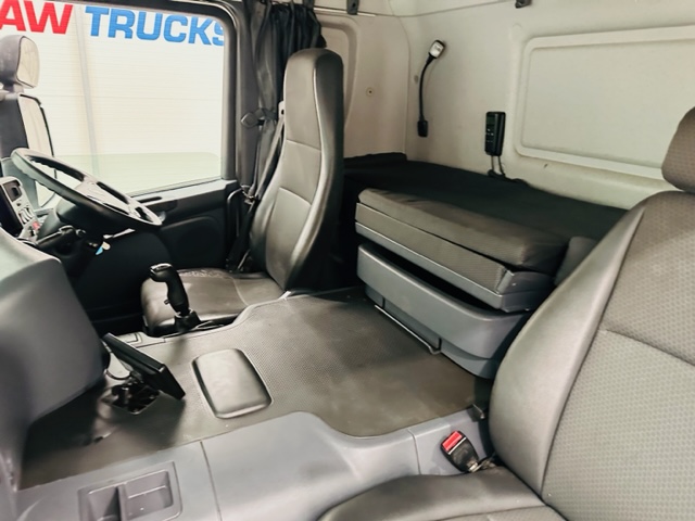 Scania P250 4×2 Sleeper Cab Box Van Manual