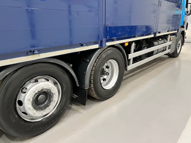 Scania P280 6×2 Rear Lift Dropside Brick Grab