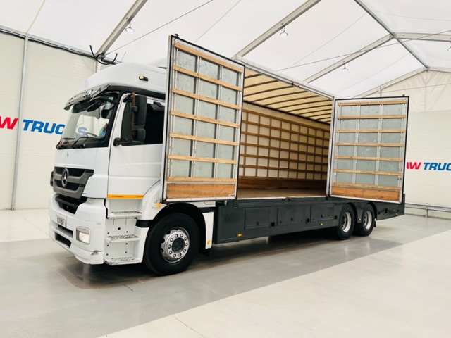 Mercedes 2543 6×2 10 Tyre Rear Lift Sleeper Cab Box Van