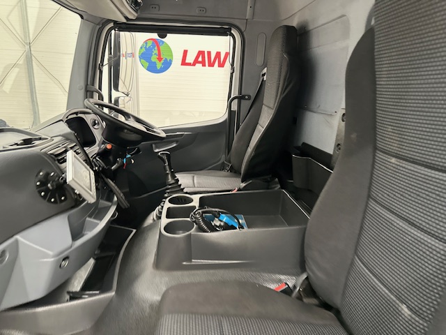 Mercedes Axor 1824 Day Cab Box Van