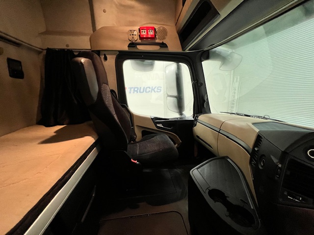 Mercedes Actros 2545 6×2 Midlift Tractor Unit