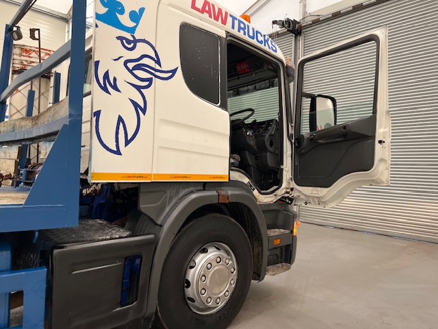 Scania 114 340 6×2 Sleeper Cab Beavertail