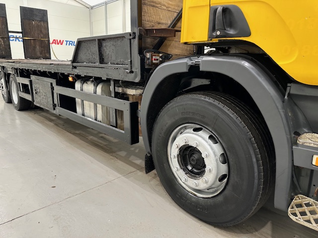 Scania 114 340 6×2 Rear Lift Day Cab Beavertail