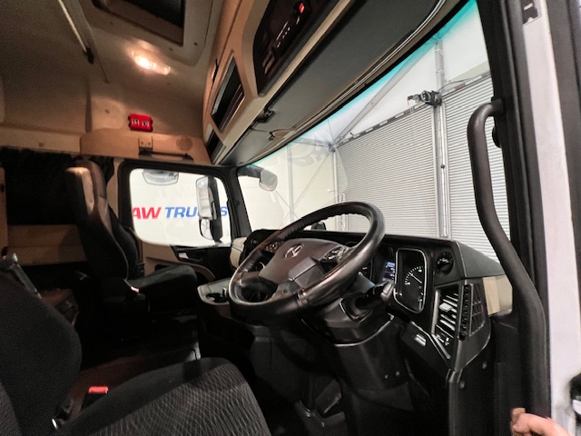 Mercedes Actros 2545 6×2 Midlift Tractor Unit