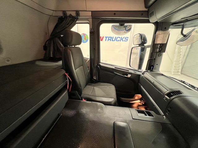Scania P250 4×2 Sleeper Cab Fridge Box