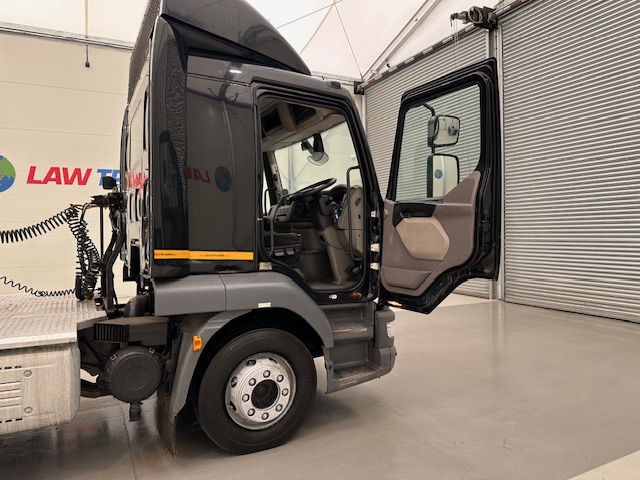 DAF LF 260 4×2 Urban Tractor Unit Trailer
