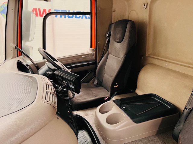 DAF CF75 310 6×2 Rear Lift Day Cab Curtainsider