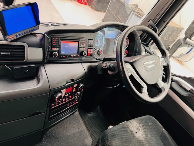 MAN TGS 26.340 6×2 Rear Steer Curtainsider