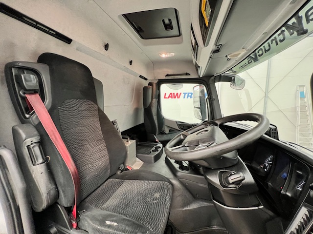 Mercedes Actros 2532 6×2 Rear Lift Day Cab Fridge Box