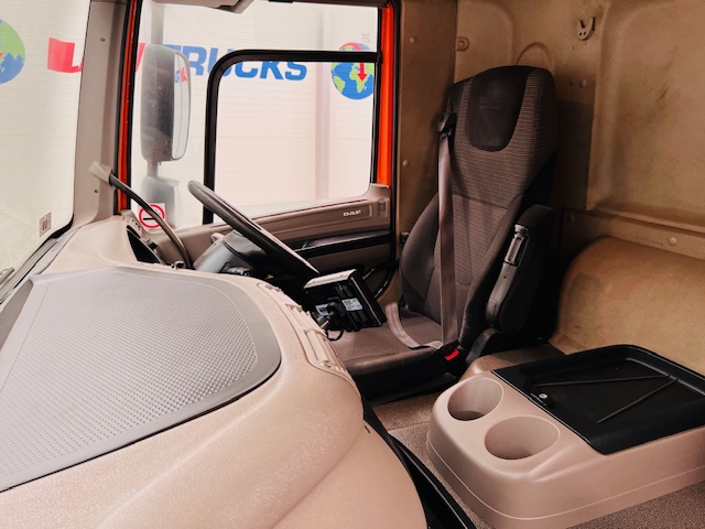DAF CF75 310 6×2 Rear Lift Day Cab Curtainsider
