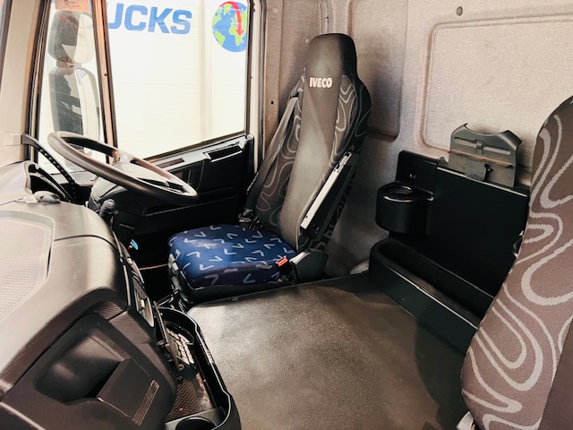 Iveco Stralis 310 AT 6×2 Box Van