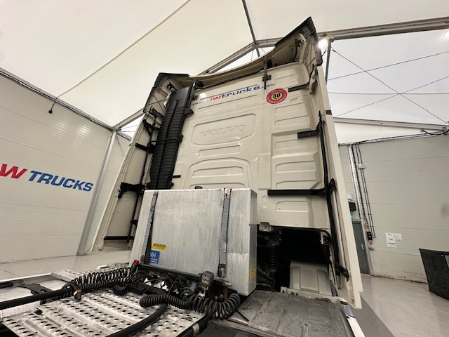 Volvo FH 500 6×2 Midlift Tractor Unit PTO