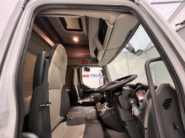 Renault Midlum 190 Sleeper Cab Box Van