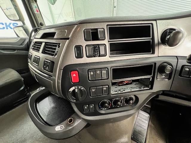 DAF XF 460 6×2 Midlift Tractor Unit