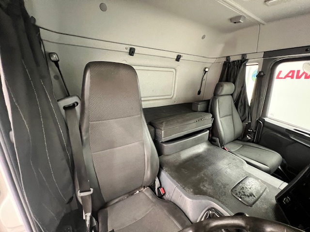 Scania P320 6×2 10 Tyre Sleeper Cab Dropside