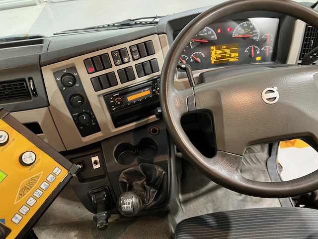 Volvo FE 240 4×2 Day Cab Gritter